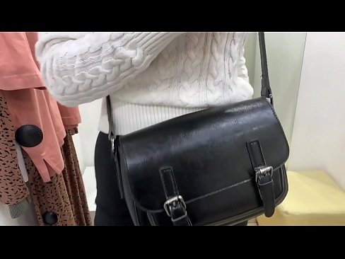 ❤️ Јавна мастурбација младе кучке ФералБерри са дилдом у соби за мерење ❤❌ Супер секс код нас ❌❤