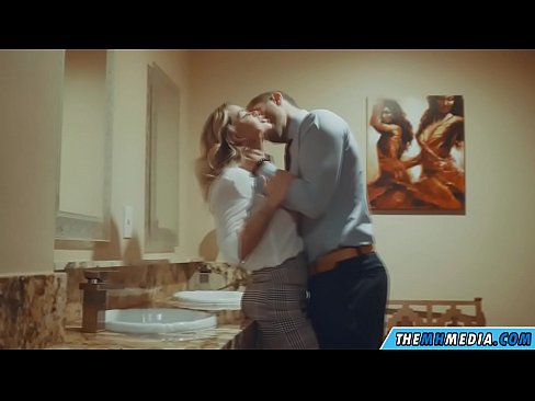 ❤️ Кад те прсата плавуша заведе у јавном тоалету ❤❌ Супер секс код нас ❌❤